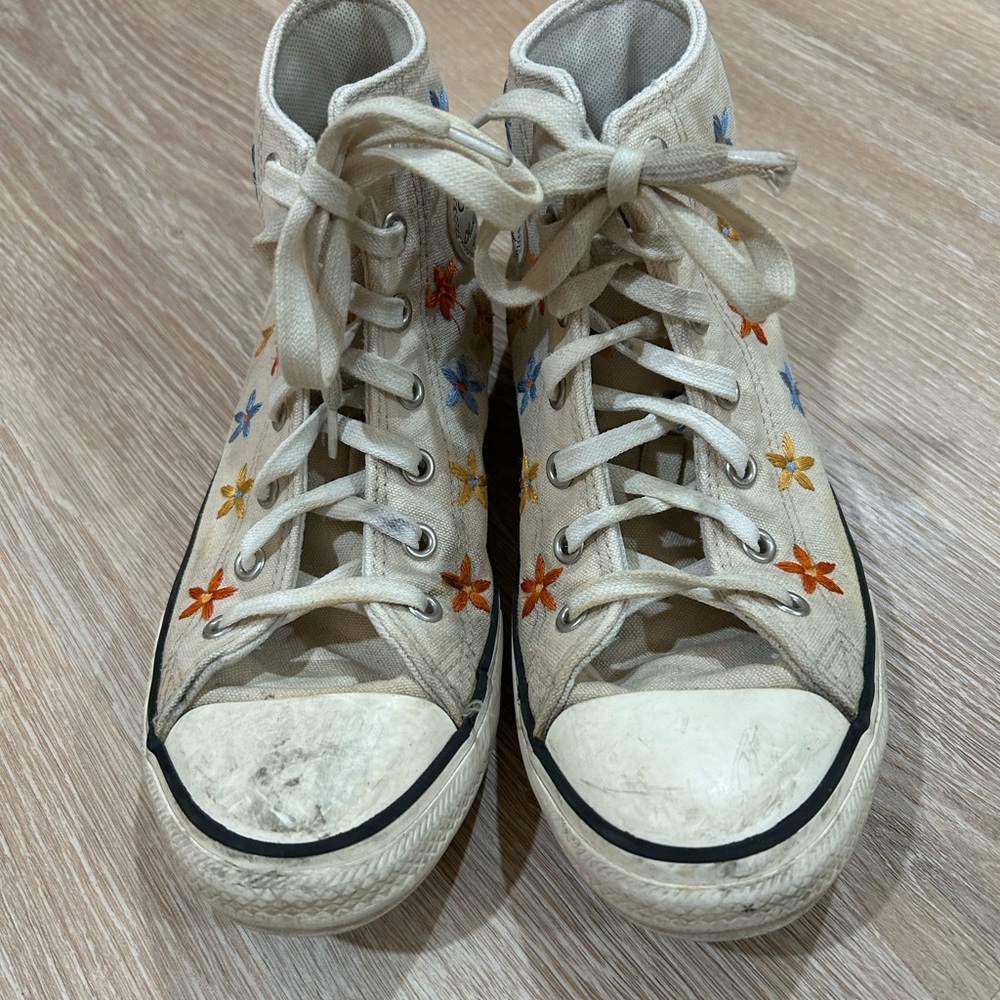 Converse Chuck Taylor Kids Floral Embroidery High-Top Sneakers